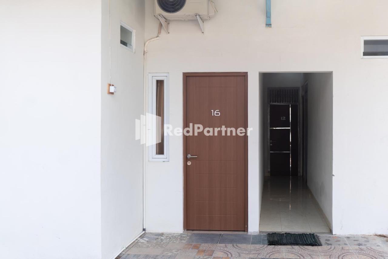 Wisma Narada 2 Lampung Mitra Reddoorz Бандар-Лампунг Екстер'єр фото